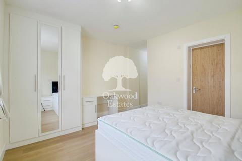 1 bedroom in a house share to rent, Parlaunt Road, Langley SL3