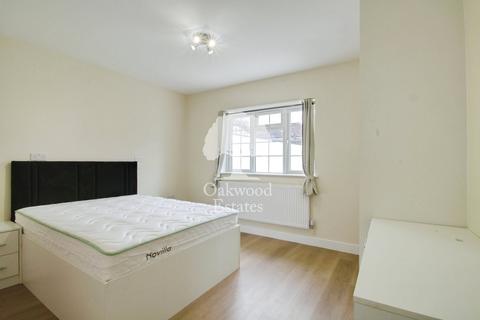 1 bedroom in a house share to rent, Parlaunt Road, Langley SL3