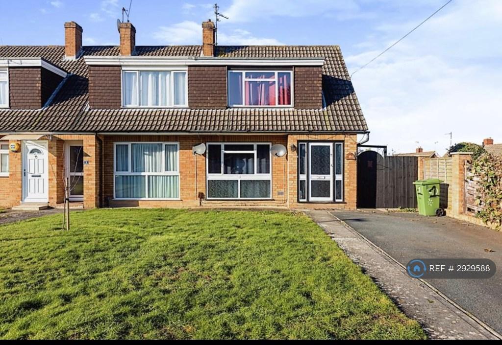 3 bedroom semi-detached house to rent