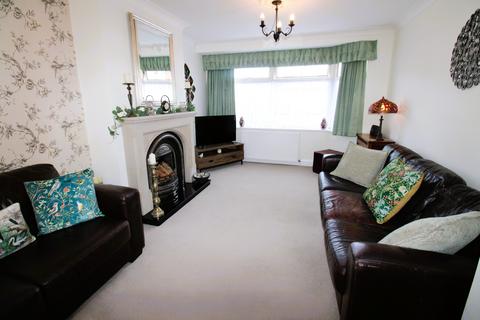 3 bedroom terraced house for sale, Roseberry Gardens, Upminster RM14