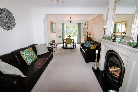 3 bedroom terraced house for sale, Roseberry Gardens, Upminster RM14