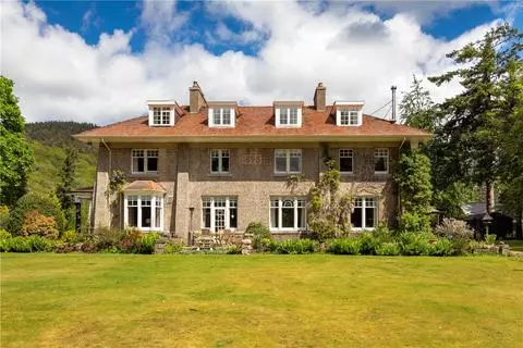 7 bedroom detached house for sale