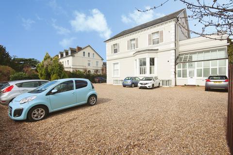 2 bed property for rent in Warwick Place, Leamington Spa, CV32