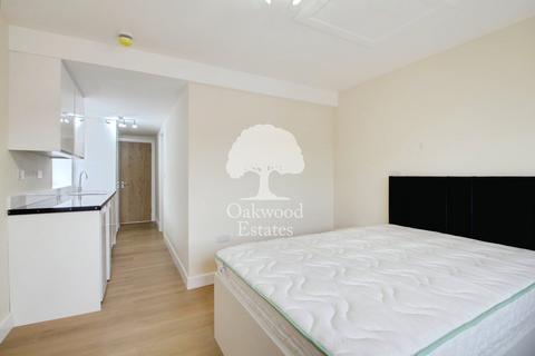 1 bedroom house of multiple occupation to rent, Parlaunt Road, Langley SL3