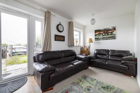 4 bedroom terraced house to rent, Crossness Road, Barking, IG11