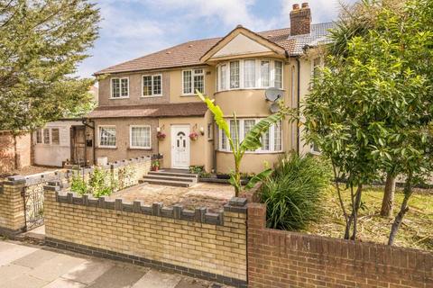 Whitton Avenue West, Northolt