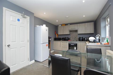 4 bedroom house to rent, Bumpstede Court, Norwich