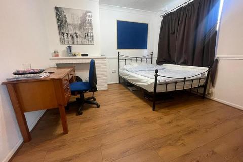4 bedroom house to rent, Nasmith Road, Norwich