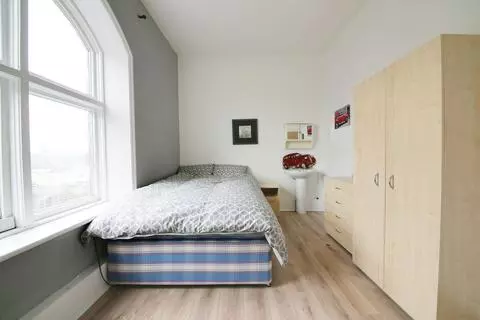 1 bedroom in a house share to rent – pohled 2