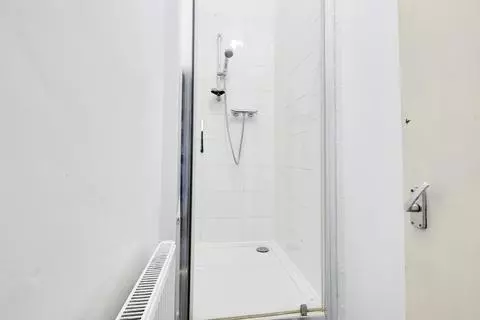 1 bedroom in a house share to rent – pohled 4