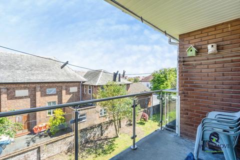 2 bedroom flat for sale, Linden Road, West Sussex PO21