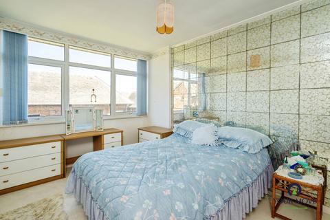 2 bedroom flat for sale, Linden Road, West Sussex PO21