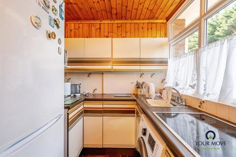 2 bedroom flat for sale, Linden Road, West Sussex PO21