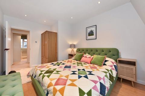 2 bedroom apartment for sale, Cleveland Street, Fitzrovia, W1T