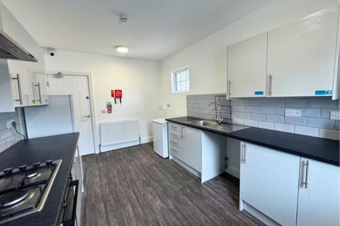 1 bedroom in a house share to rent, Abbey Road, Torquay, TQ2