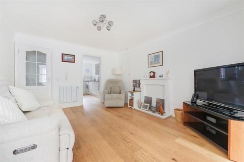 undefined, High Street, Banstead