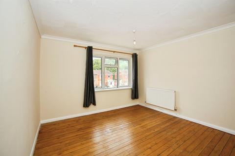 2 bedroom flat for sale, Treharne Flats, Rhydyfelin, Pontypridd