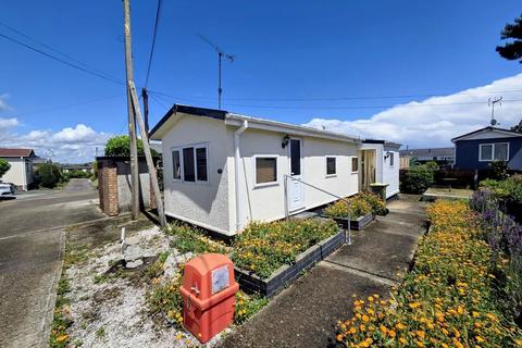 1 bedroom park home for sale, Pooles Lane, Hullbridge, Hullbridge, Essex.