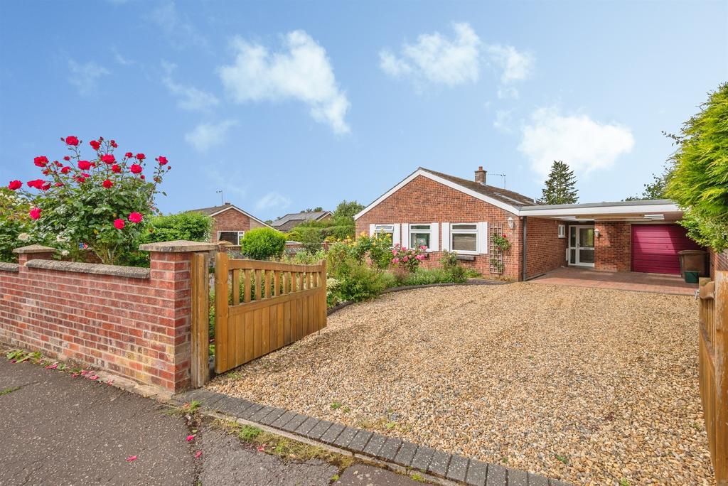 2 bedroom detached bungalow for sale