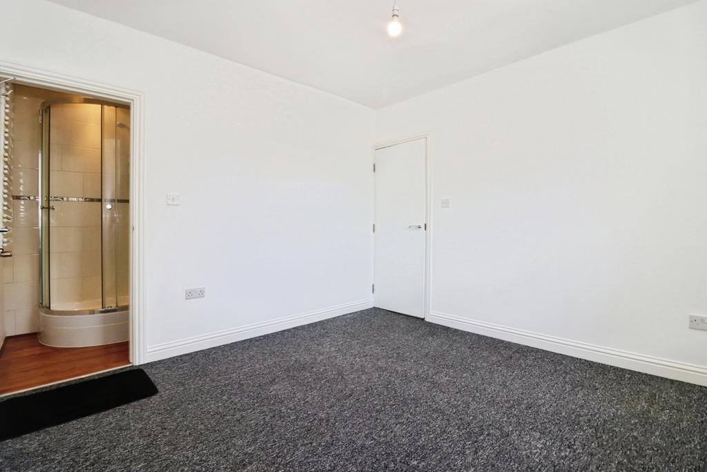Apartment in Bristol, St George - View 6