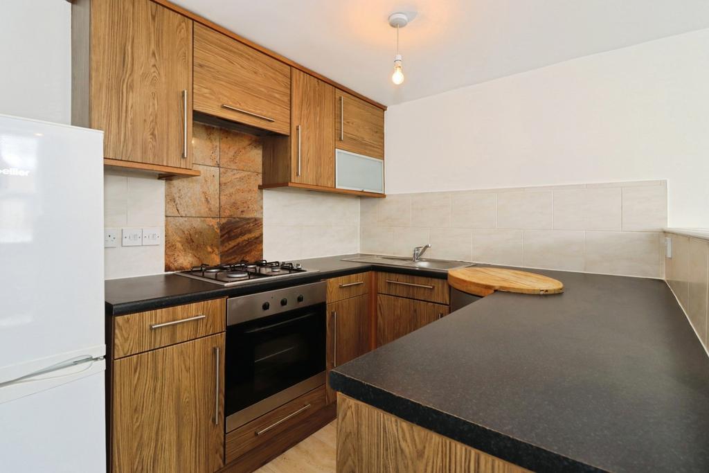 Apartment in Bristol, St George - View 3