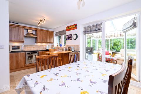 3 bedroom end of terrace house for sale, Chancel Court, Longwood, Huddersfield, West Yorkshire, HD3
