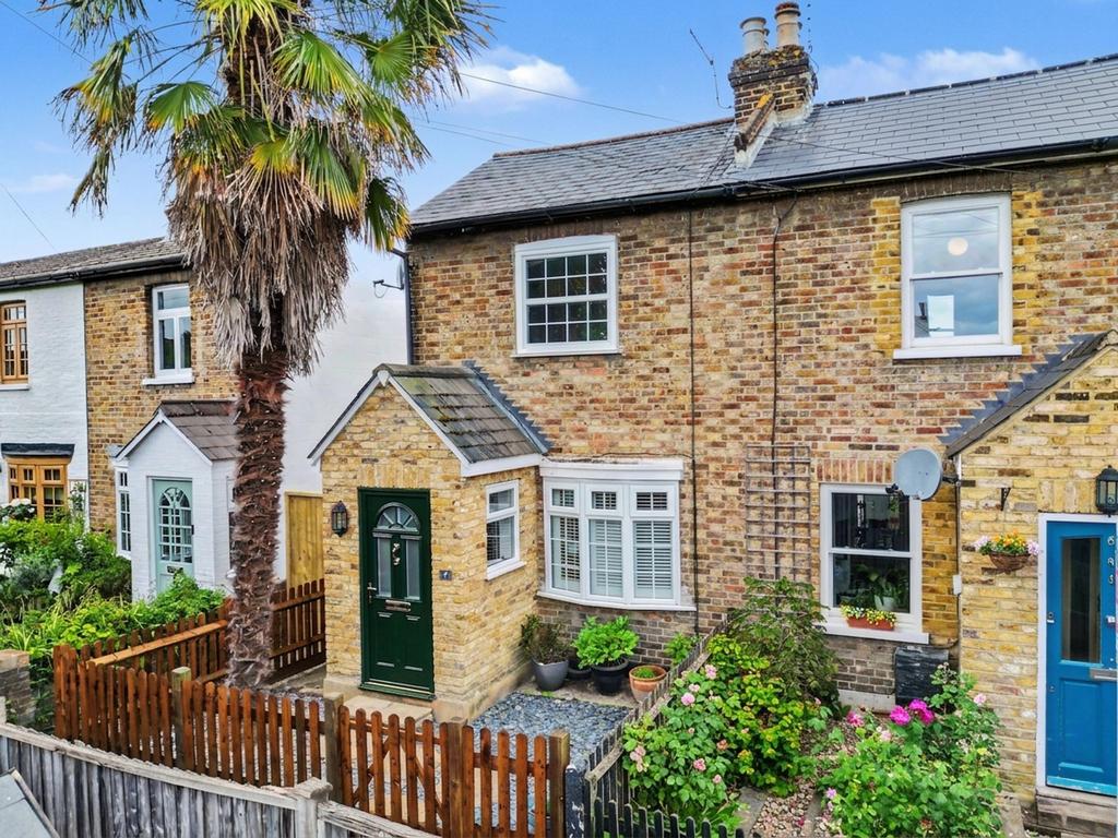 Detached house exterior, garden
