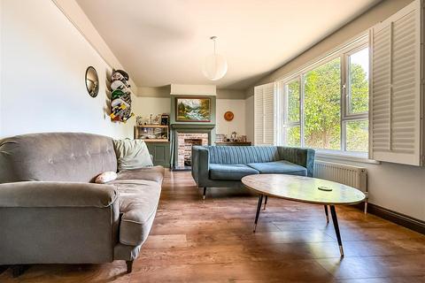 4 bedroom end of terrace house for sale, Abbeydore Road, Portsmouth