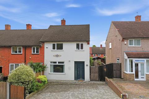 Tring Gardens, Romford, RM3
