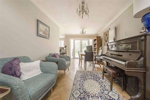 4 bedroom bungalow for sale, Hardwicke Avenue, Hounslow