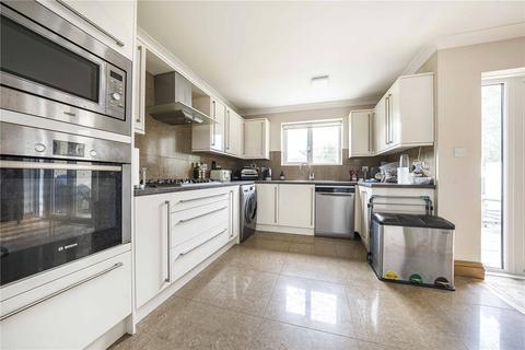 4 bedroom bungalow for sale, Hardwicke Avenue, Hounslow