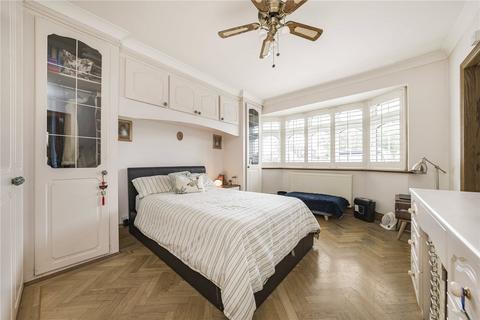 4 bedroom bungalow for sale, Hardwicke Avenue, Hounslow