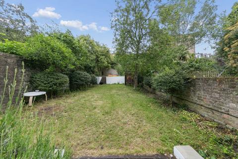 3 bedroom flat for sale, Fortess Road, London NW5
