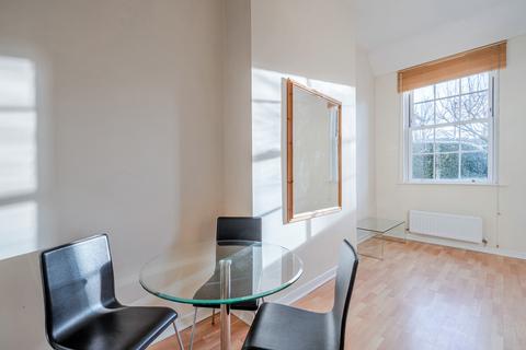 1 bedroom flat for sale, Bloomsbury Court, St. Lukes Square, Guildford, GU1