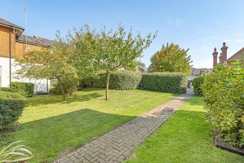 1 bedroom flat for sale, Bloomsbury Court, St. Lukes Square, Guildford, GU1