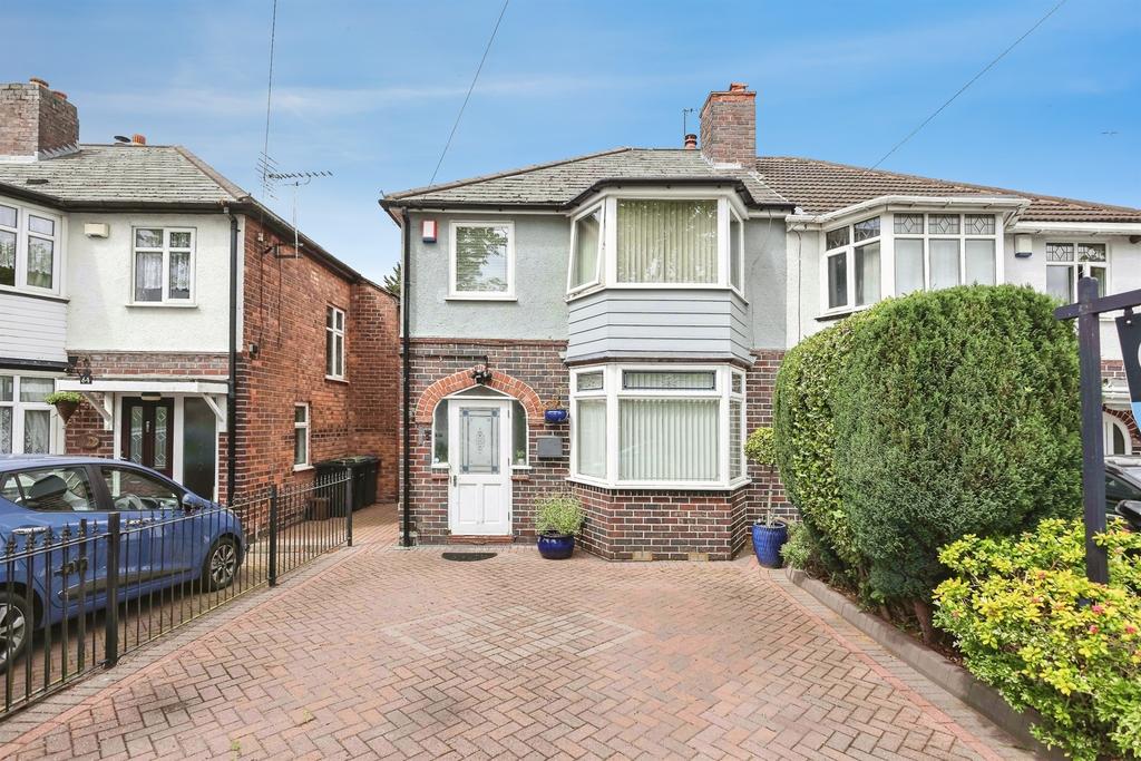 3 bedroom semi-detached house for sale