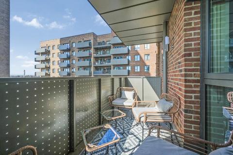 2 bedroom flat to rent, Goodmayes Square, Teal Road IG3