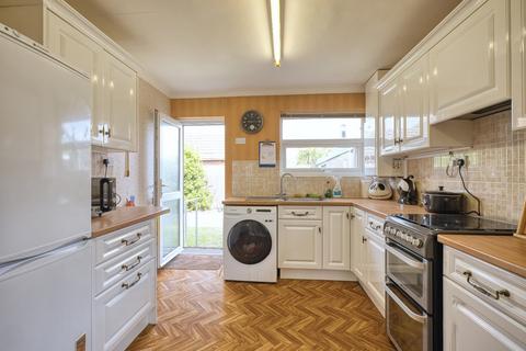 2 bedroom bungalow for sale, Pysons Road, Ramsgate, Kent, CT12