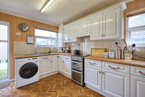 2 bedroom bungalow for sale, Pysons Road, Ramsgate, Kent, CT12