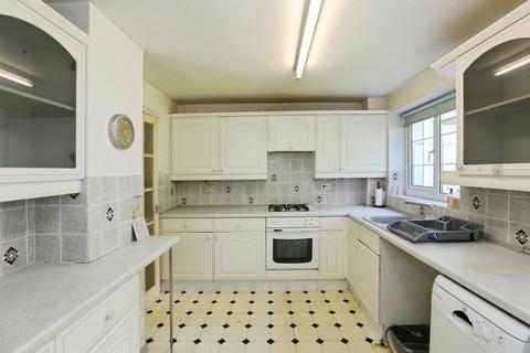 2 bedroom terraced house for sale, The Glades, East Grinstead