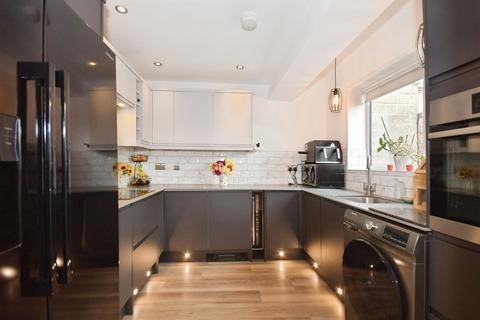 2 bedroom end of terrace house for sale, Hurst Rise, MATLOCK
