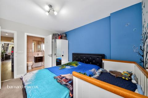 2 bedroom flat for sale, Weld Place, London