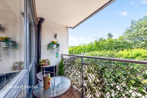 2 bedroom flat for sale, Weld Place, London