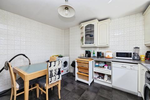 3 bedroom flat for sale, Pitsea Street, London, E1