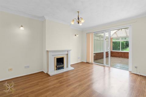 2 bedroom semi-detached bungalow to rent, Evendene Road, Evesham