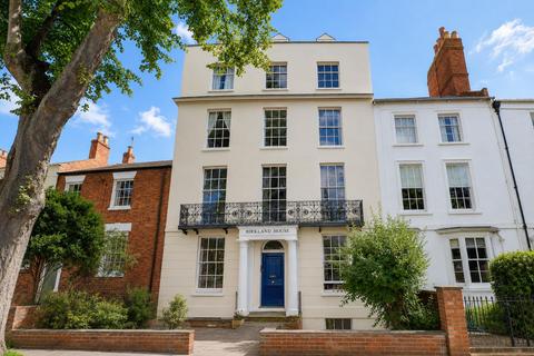 1 bed flat/apartment for rent in Portland Street, Leamington Spa, CV32 5EY