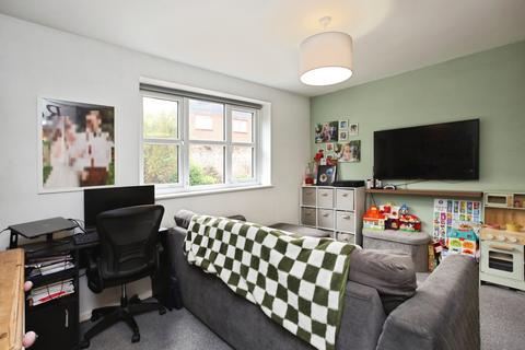 2 bedroom flat for sale, Gardyne Mews, Springwell Road, Tonbridge, Kent, TN9