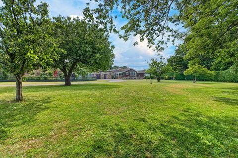 3 bedroom detached bungalow for sale, Chapel Lane, Kettering NN14