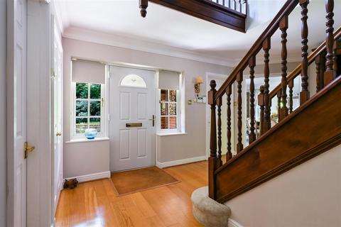 5 bedroom detached house for sale, Waterhouse Lane, Kingswood