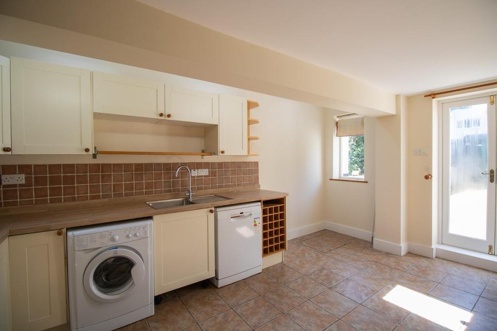 House in Cambridge, Romsey - More